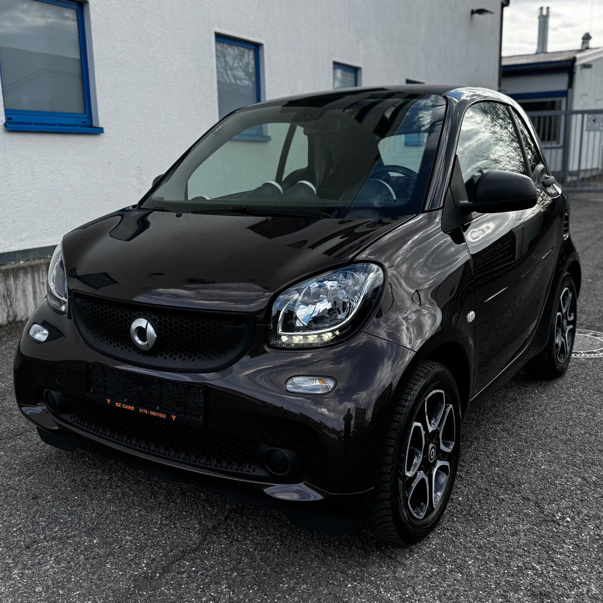 Smart ForTwo fortwo 52 kW"NAVI"APPLECAR"PANO"2019"