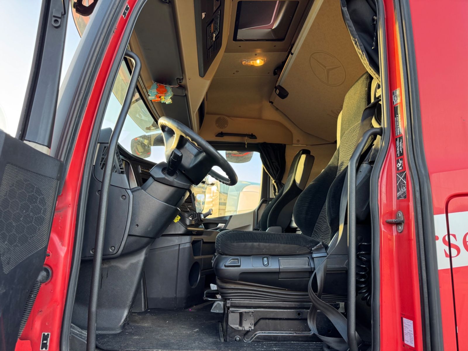 Fahrzeugabbildung Mercedes-Benz Actros 2545