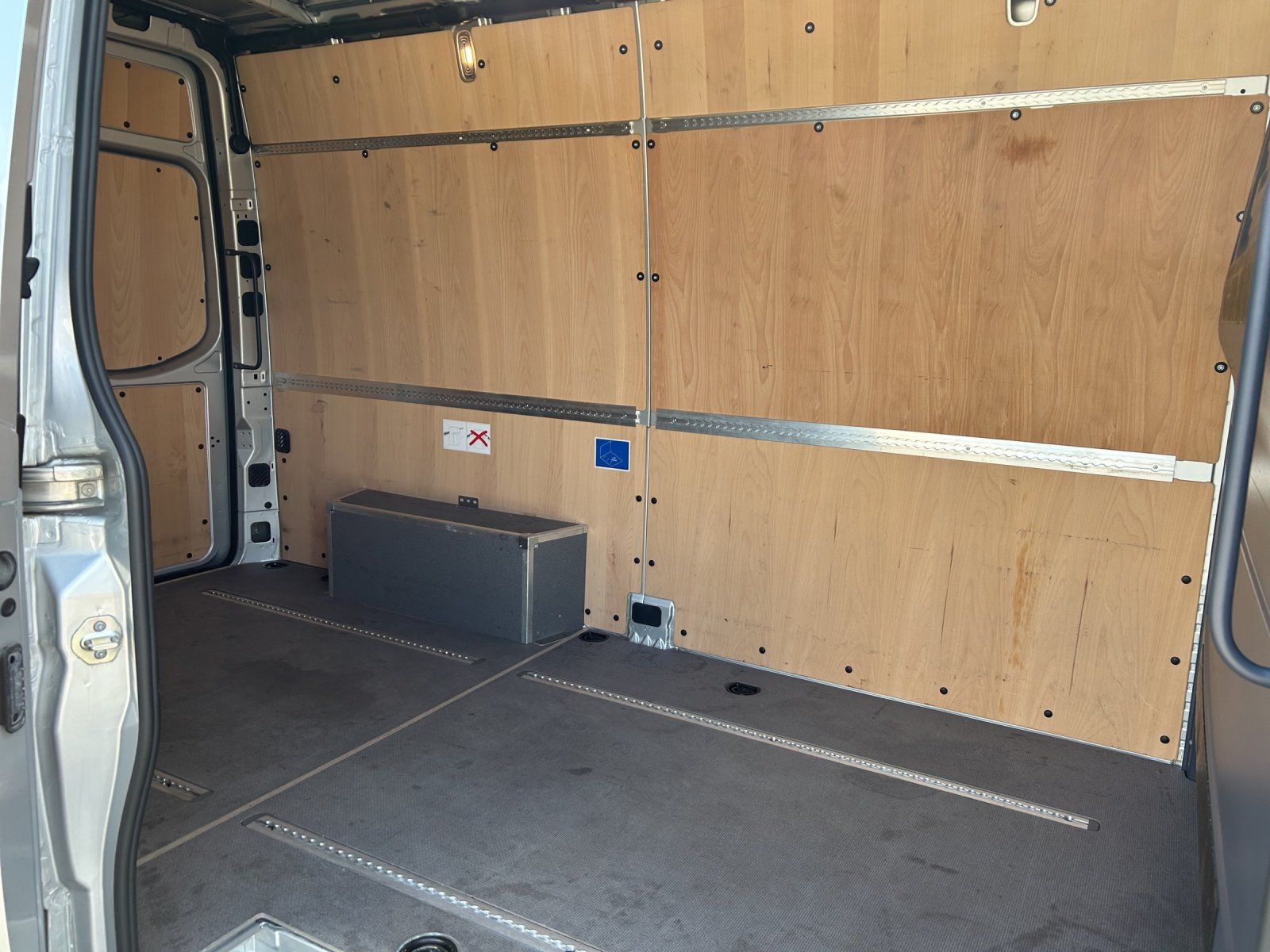Fahrzeugabbildung Mercedes-Benz Sprinter 317CDI KastenHoch MBUX Navi 360°EDW SHZ