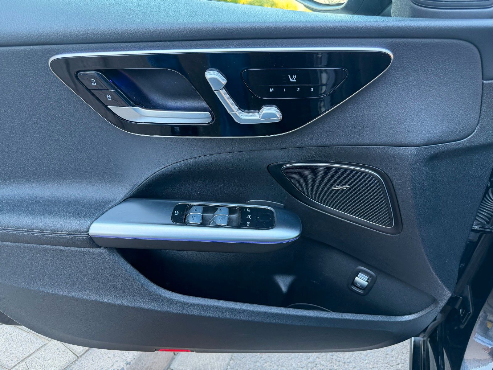 Fahrzeugabbildung Mercedes-Benz C 200 Avantgarde+Ambiente+RKamera+Memory+Night