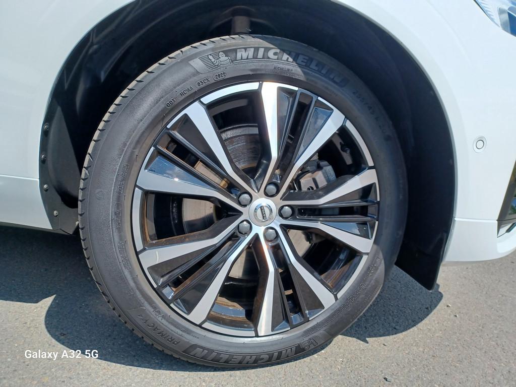 Volvo XC60 B4 Ultimate Dark AWD°AHK°360°Cam°Panorama