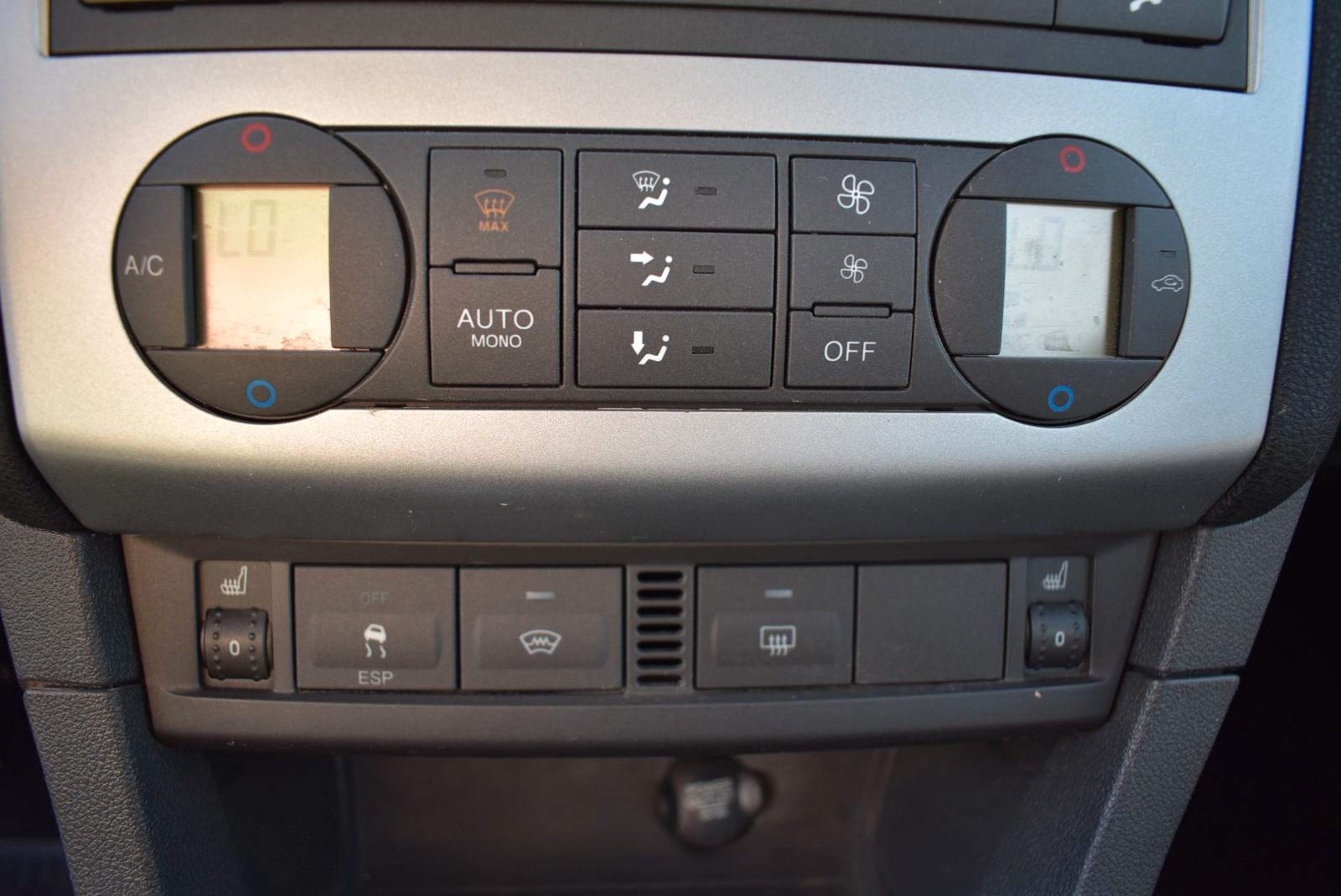 Ford Focus 2006 — photo 16