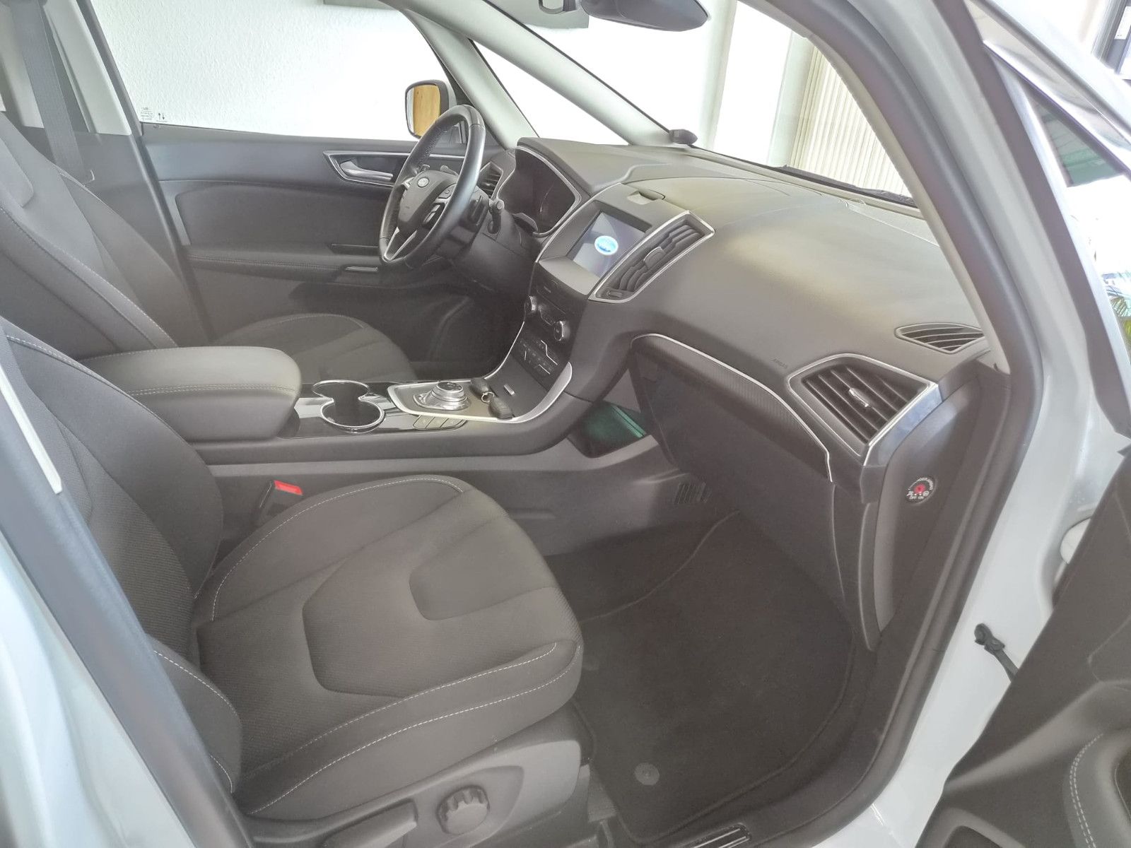 Fahrzeugabbildung Ford S-MAX Titanium / 1. HAND / NAVI / AHK /