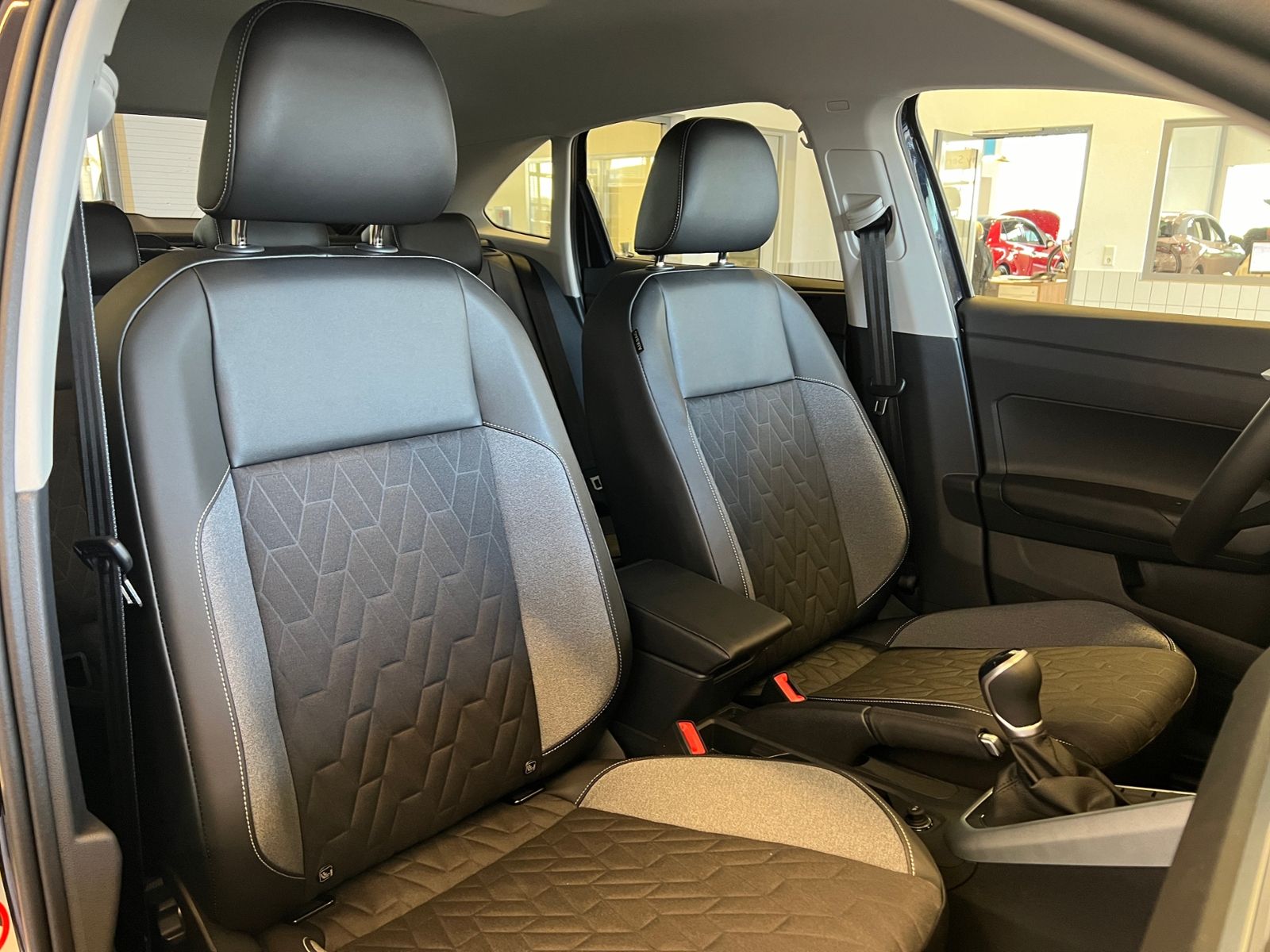 Fahrzeugabbildung Volkswagen Taigo GOAL 1.0 TSI *16"-LM, Navi, ACC*