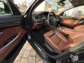 BMW 530 Gran Turismo - 12