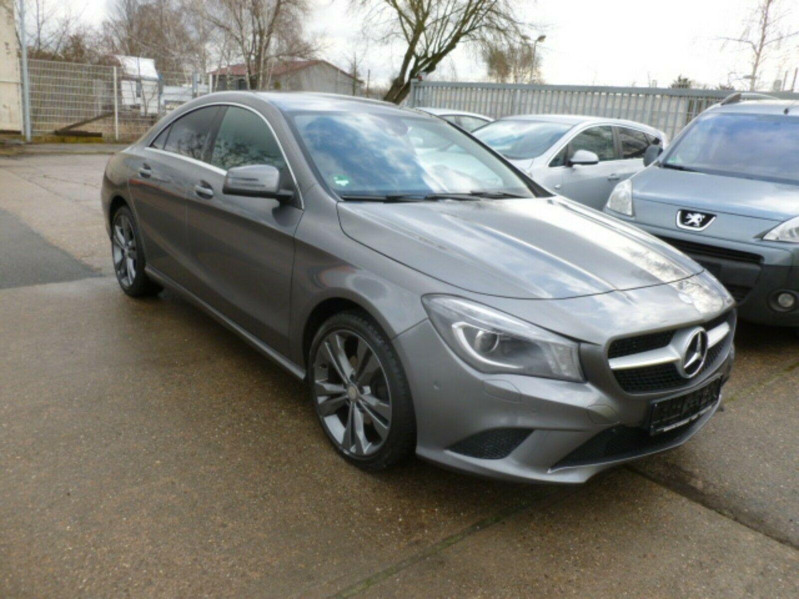 Mercedes-Benz CLA 200 Urban Bi-Xenon Navi