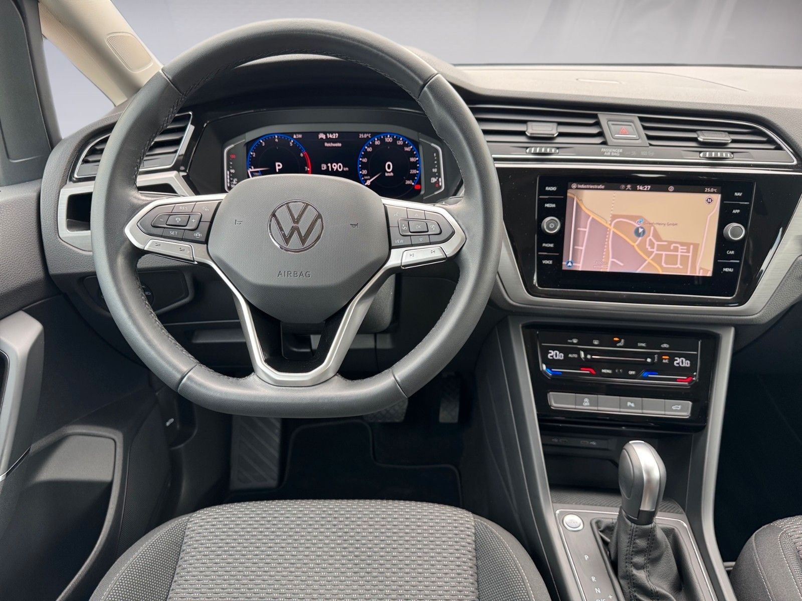 Fahrzeugabbildung Volkswagen Touran Comfortline 1.5 TSI