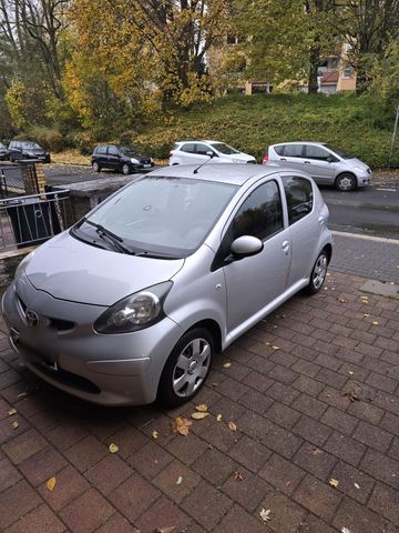 Toyota Aygo-Klima-TÜV neu -4 Türer -Nichtr...