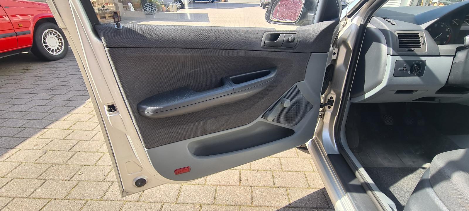 Skoda Fabia 2004 — photo 8