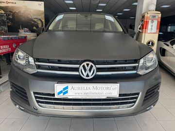Volkswagen Touareg - 2