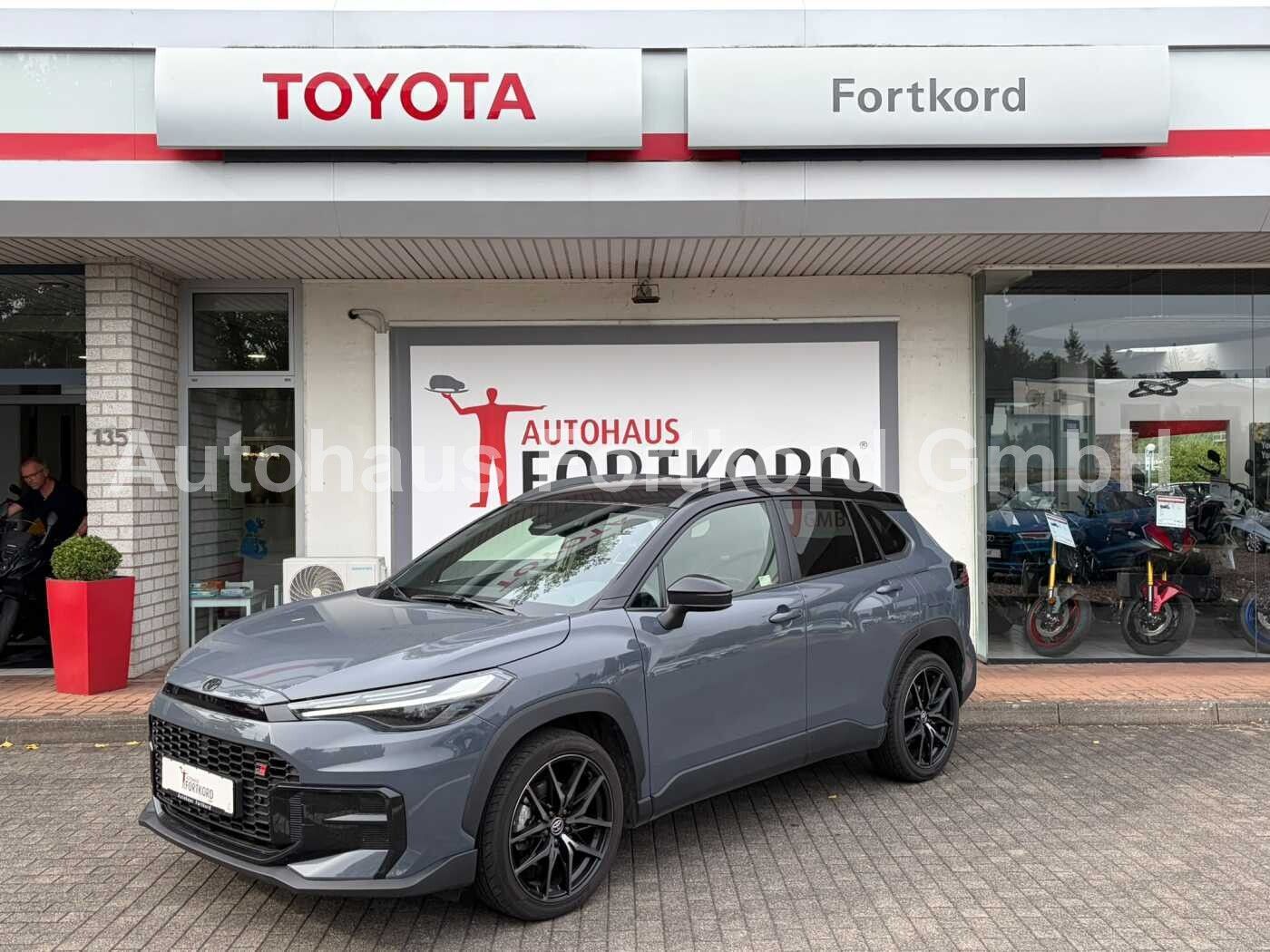 Toyota Corolla Cross 2.0 Hybrid GR Sport - Navi SHZ L foto 1