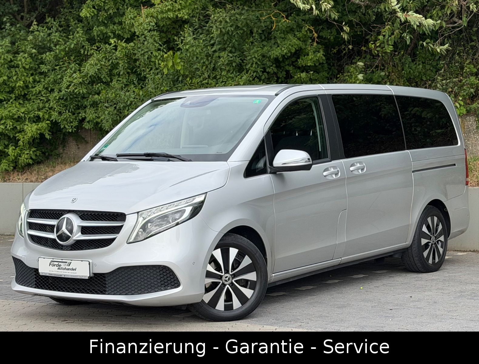 MERCEDES-BENZ V 220 CDI LANG/AHK/KAMERA/DISTRONIC/LED/1HAND/