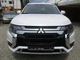 Mitsubishi Outlander PHEV Top 4WD Bi-LED Navi Leder SD - Mitsubishi Outlander Gebrauchtwagen in München