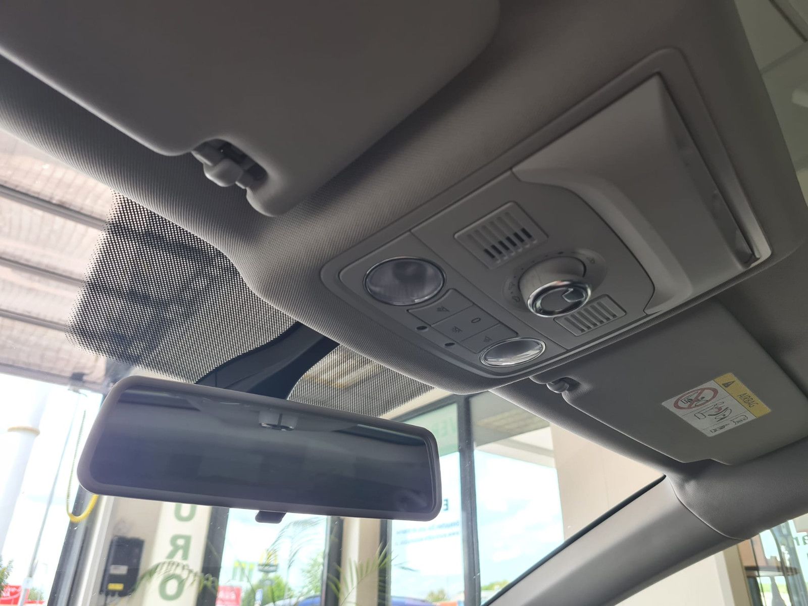 Fahrzeugabbildung SEAT Leon Style / 1. HAND / SCHEKCHEFT / GARANTIE