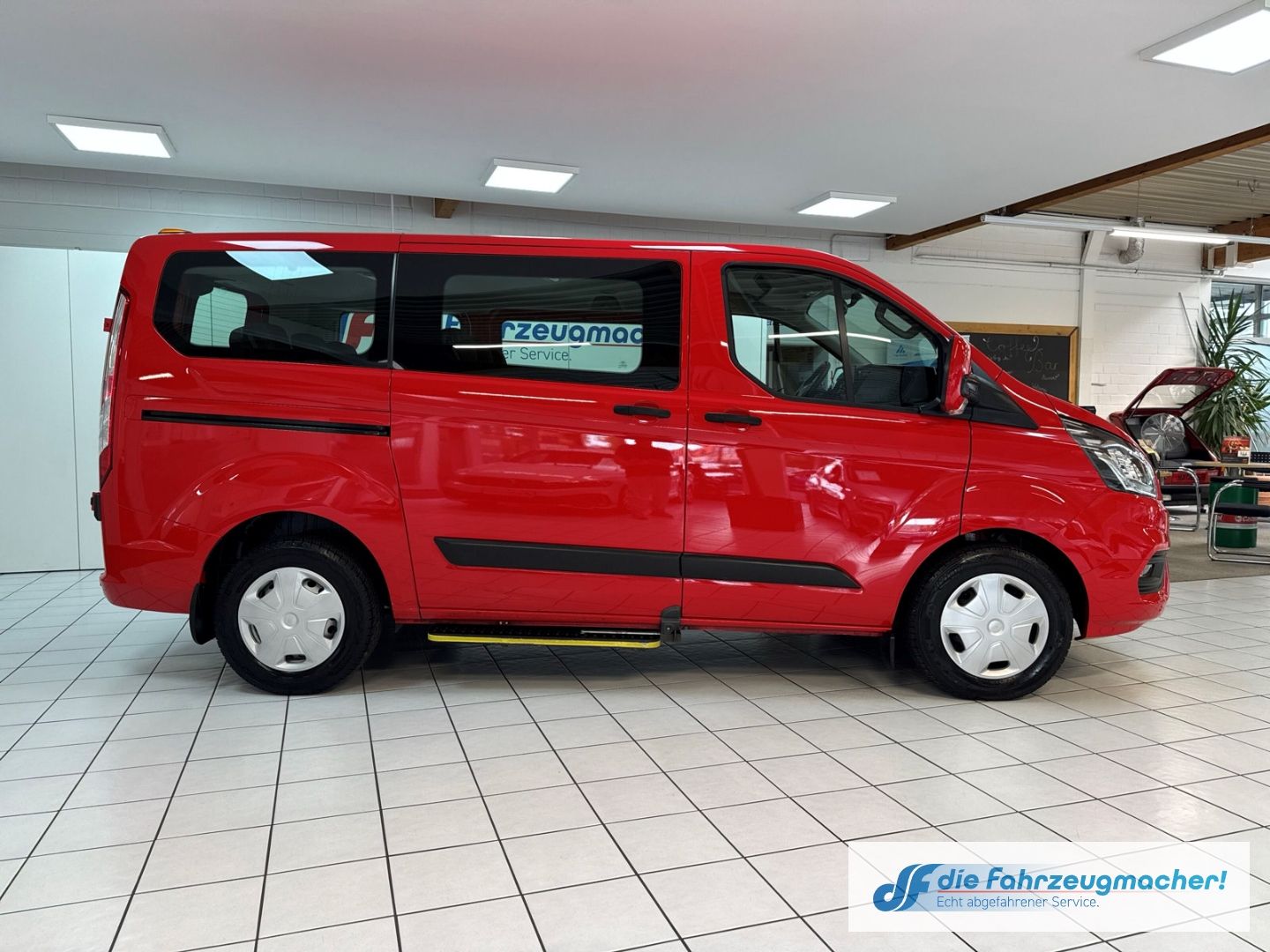 Fahrzeugabbildung Ford Transit Custom Tourneo 320 L1 Trend 2.0 TDCi Dyn