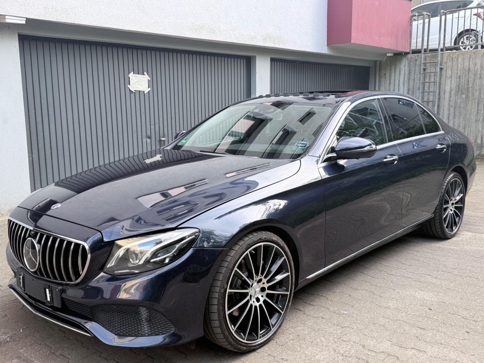 Mercedes-Benz E 220 d 4MATIC *AMG*WIDESCREEN*SOFT-CLOSE*360*
