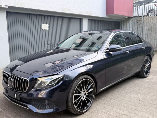 MERCEDES-BENZ E 220 d 4MATIC *AMG*WIDESCREEN*SOFT-CLOSE*360*