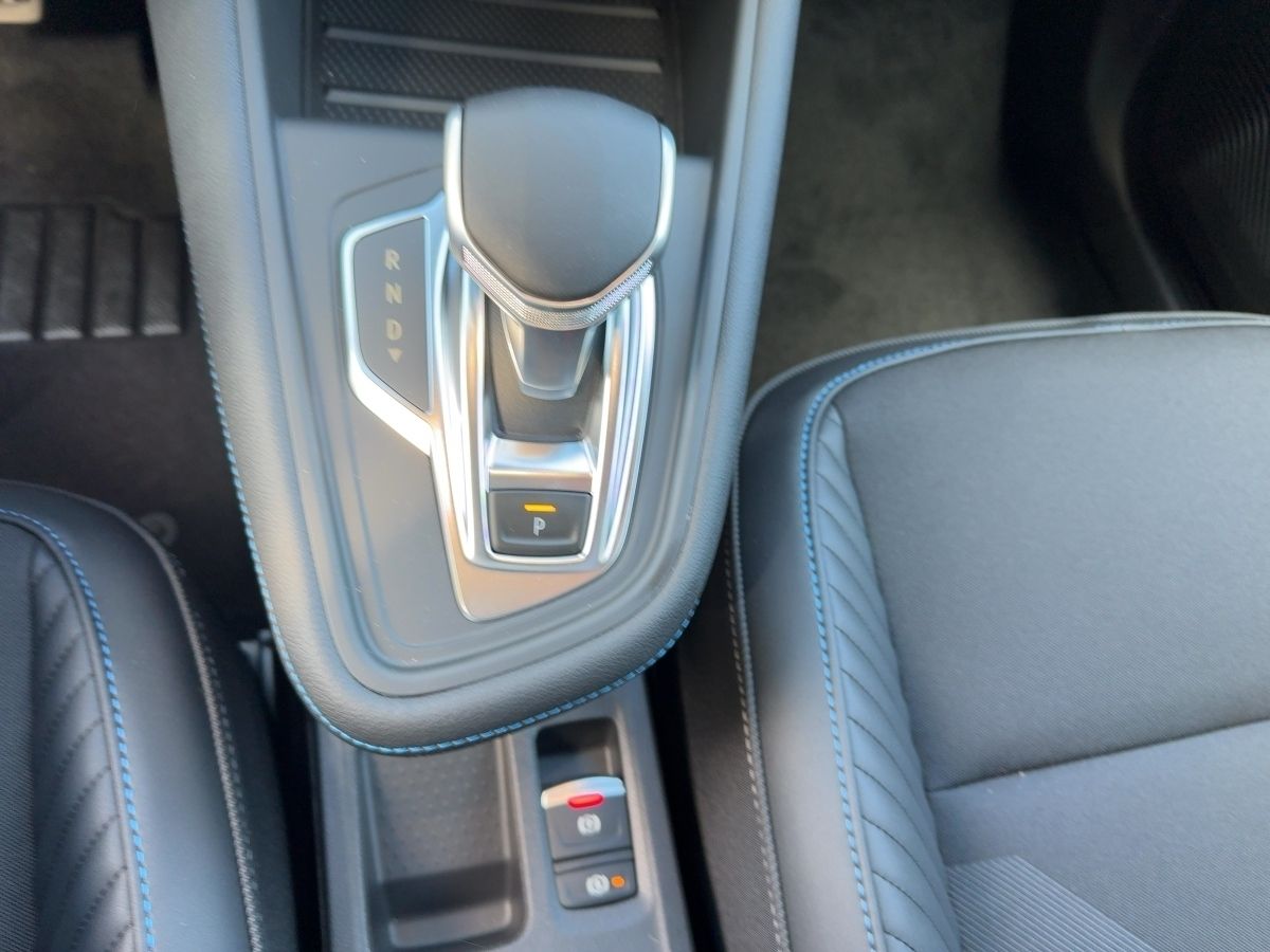 Fahrzeugabbildung Renault Captur Esprit Alpine Mild Hybrid 160 EDC *SHZ*