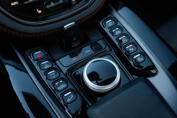 صورة مصغرة 27 لـ 2021 Aston Martin DBX