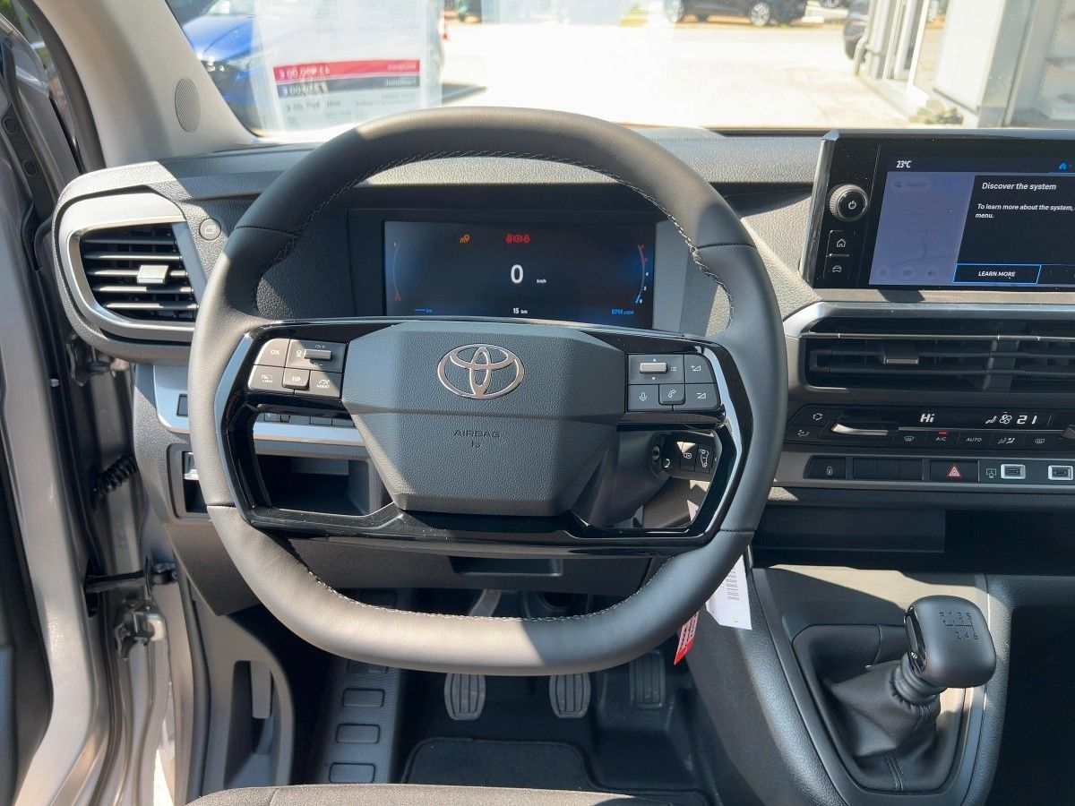 Fahrzeugabbildung Toyota Proace Verso L1 Comfort + Travel Paket M/T