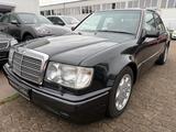 Mercedes-Benz E 500*D-Auto*S-Heft*Top Zustand* - Mercedes-Benz E 500 mit Benzin-Antrieb: Automatik
