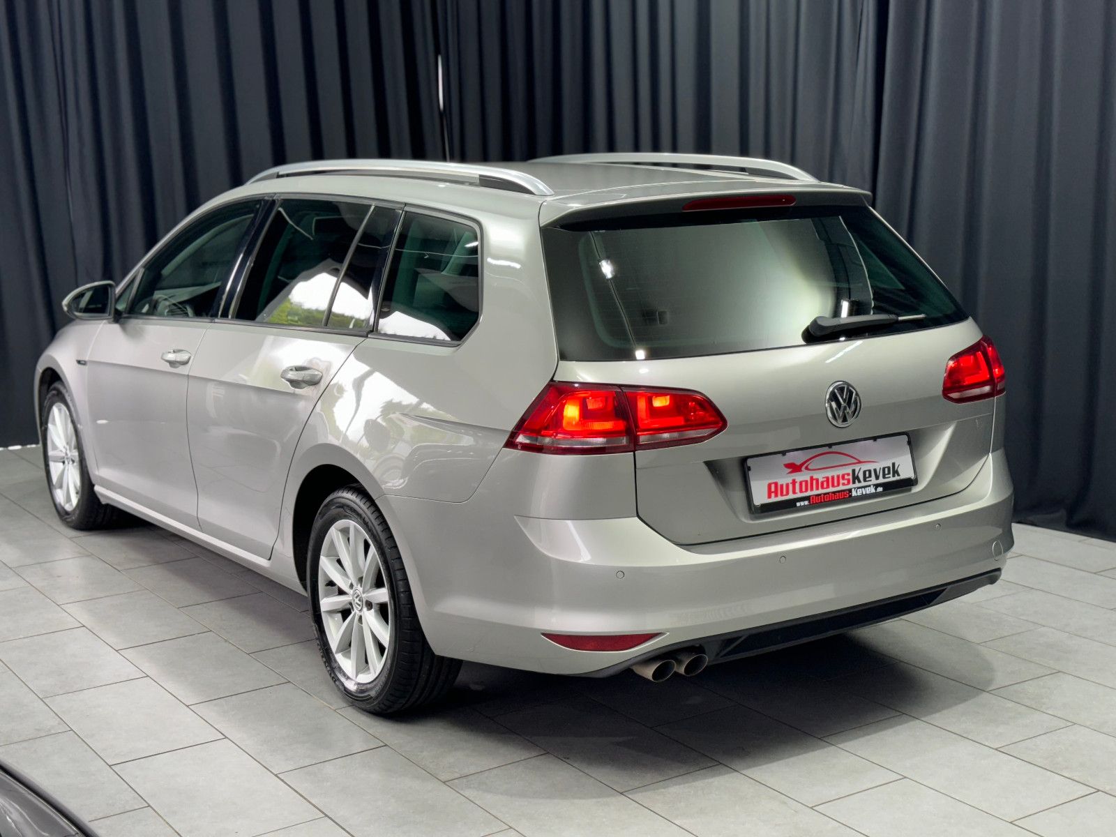 Fahrzeugabbildung Volkswagen Golf VII 2.0 TDI Variant Lounge BMT*TÜV 05/25*