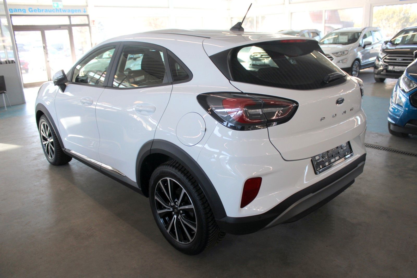 Fahrzeugabbildung Ford Puma Titanium Automatik NAVI LED WinterPaket uvm