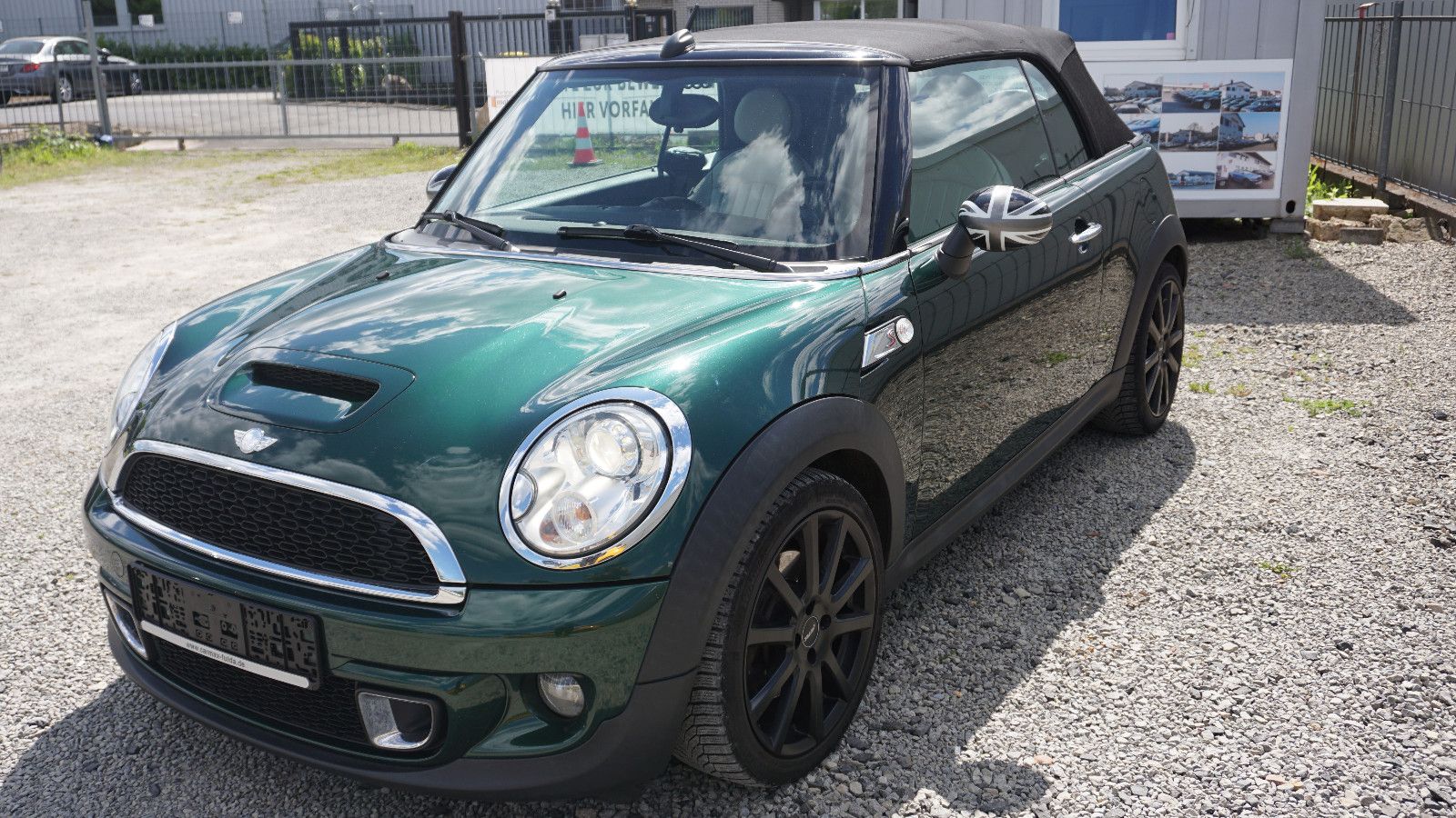 Fahrzeugabbildung MINI COOPER S Cabrio 1.6 Ltr, Bi-Xenon,Navi,Leder,+WR