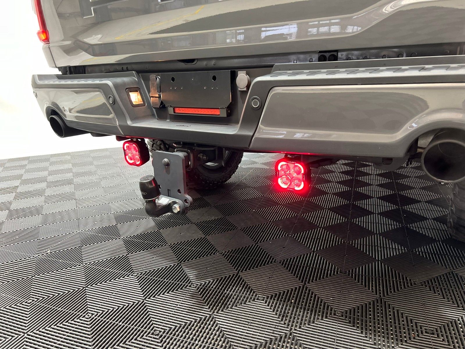 Fahrzeugabbildung Ford F-150 Lariat 5.0L V8 SC 5,5" Black Ed. RTR Ed.