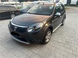 Dacia DACIA SANDERO 1,6 - Dacia Sandero Gebrauchtwagen in München