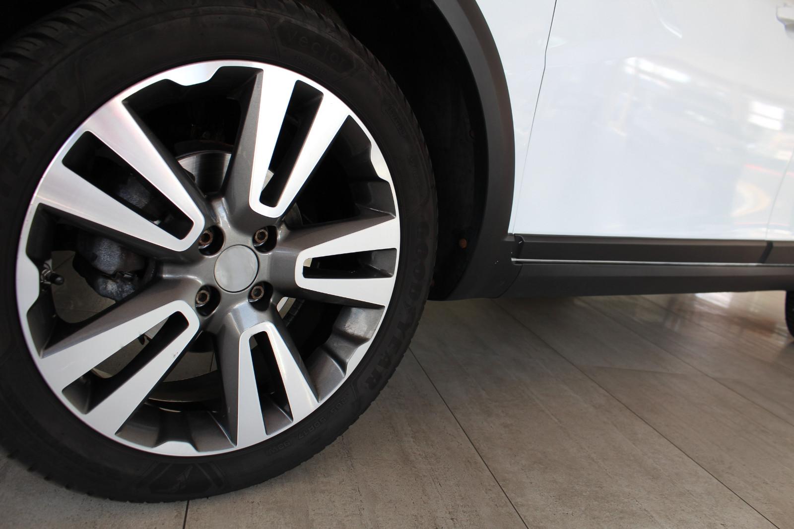 Lada Vesta Cross Sitzheizung Bluetooth Climatronic
