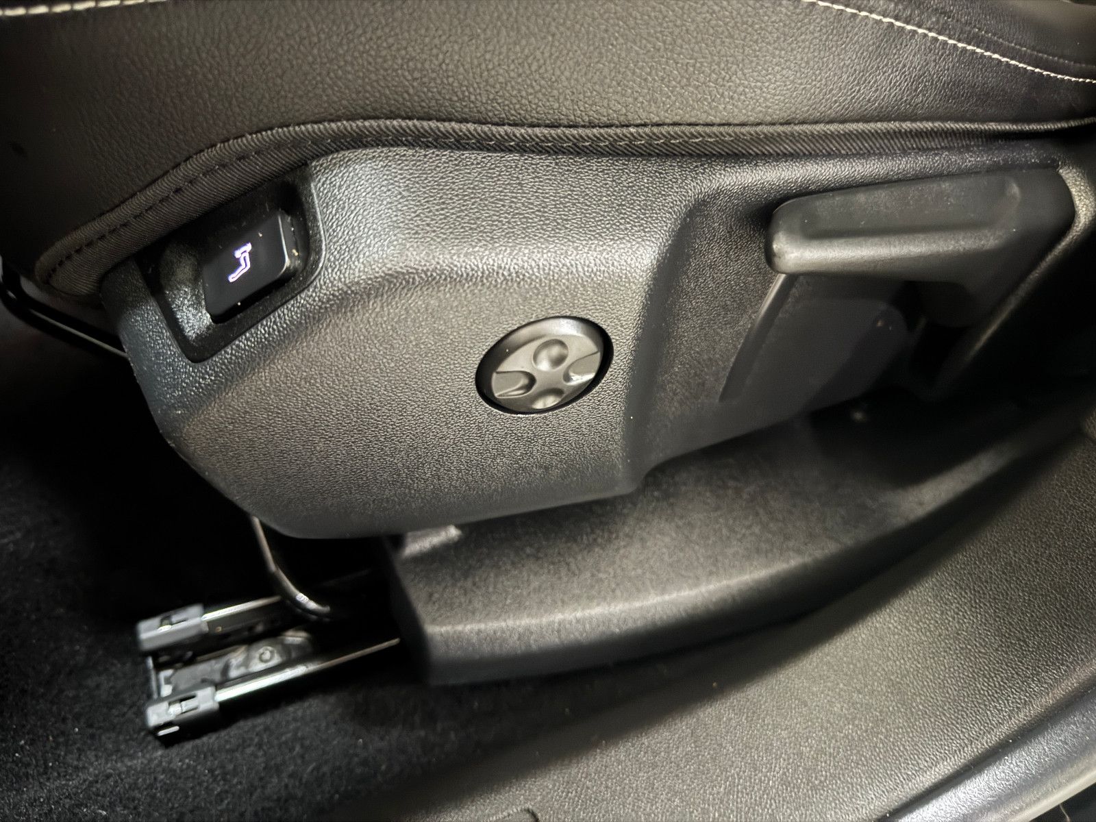 Fahrzeugabbildung Opel Grandland (X) SPORTPAKET & DESIGN LINE AHK LED+