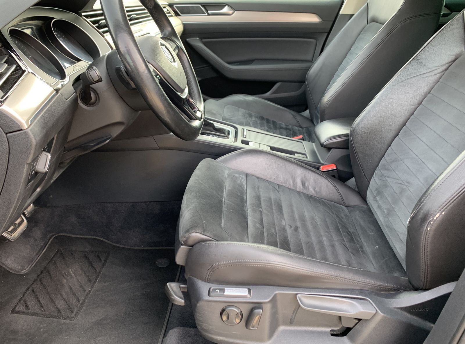 Fahrzeugabbildung Volkswagen Passat Variant 2.0 TDI*Highline*AHK*STHZ*Cam*
