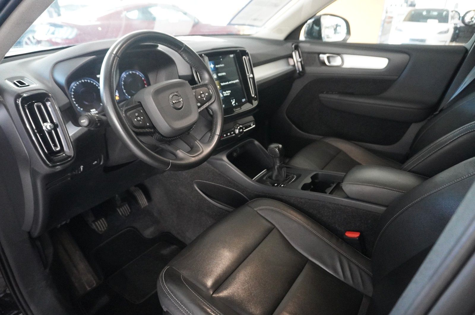 Fahrzeugabbildung Volvo XC40 T3 Momentum Pro LED/NAVI/LEDER/AHK/CAM