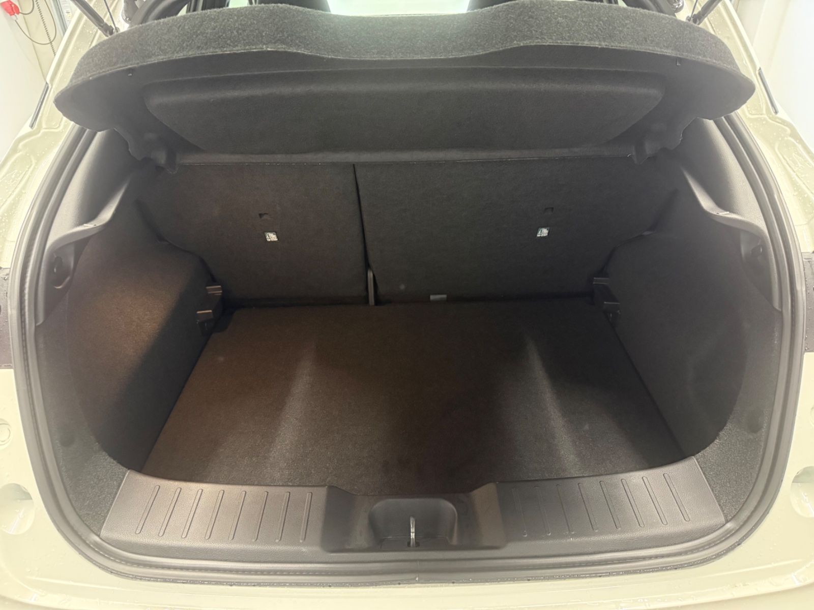 Fahrzeugabbildung Nissan Juke Hybrid Tekna; Leder, 19Zoll, 360°