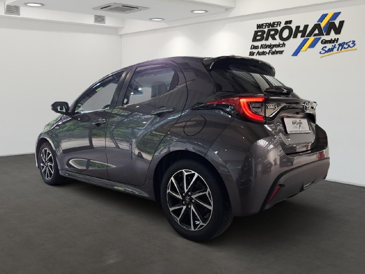 Fahrzeugabbildung Toyota Yaris Hybrid Team Deutschland