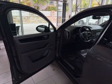 Porsche Cayenne - 5