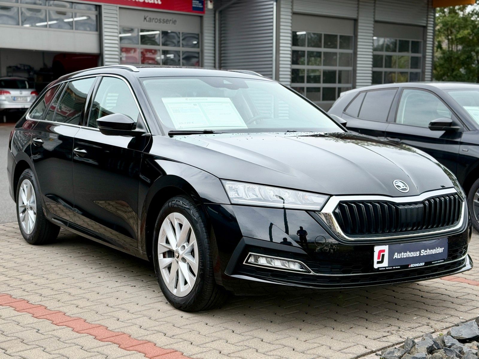 Skoda Octavia Combi Style 1.5 TSI DSG Columbus LED DAB imagem 3