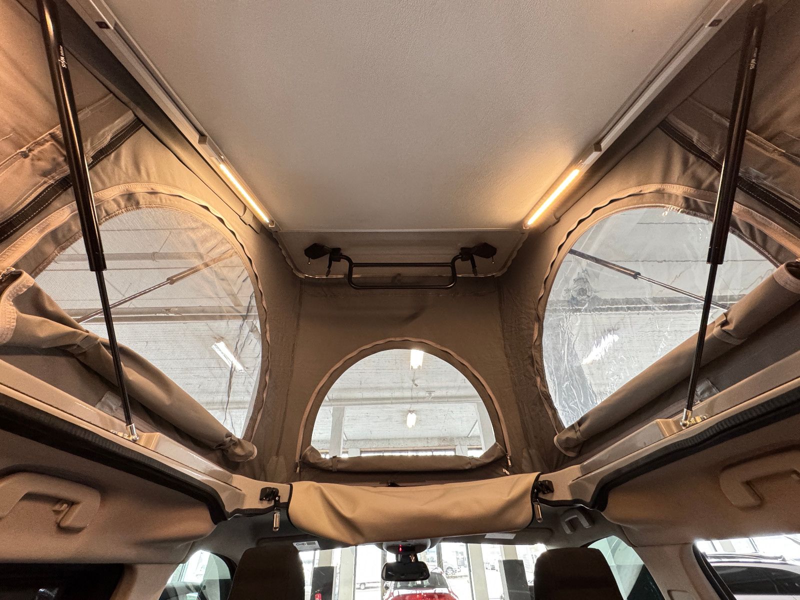 Fahrzeugabbildung Toyota DETHLEFFS CROSSCAMP FLEX 7-SITZER AUFSTELLDACH