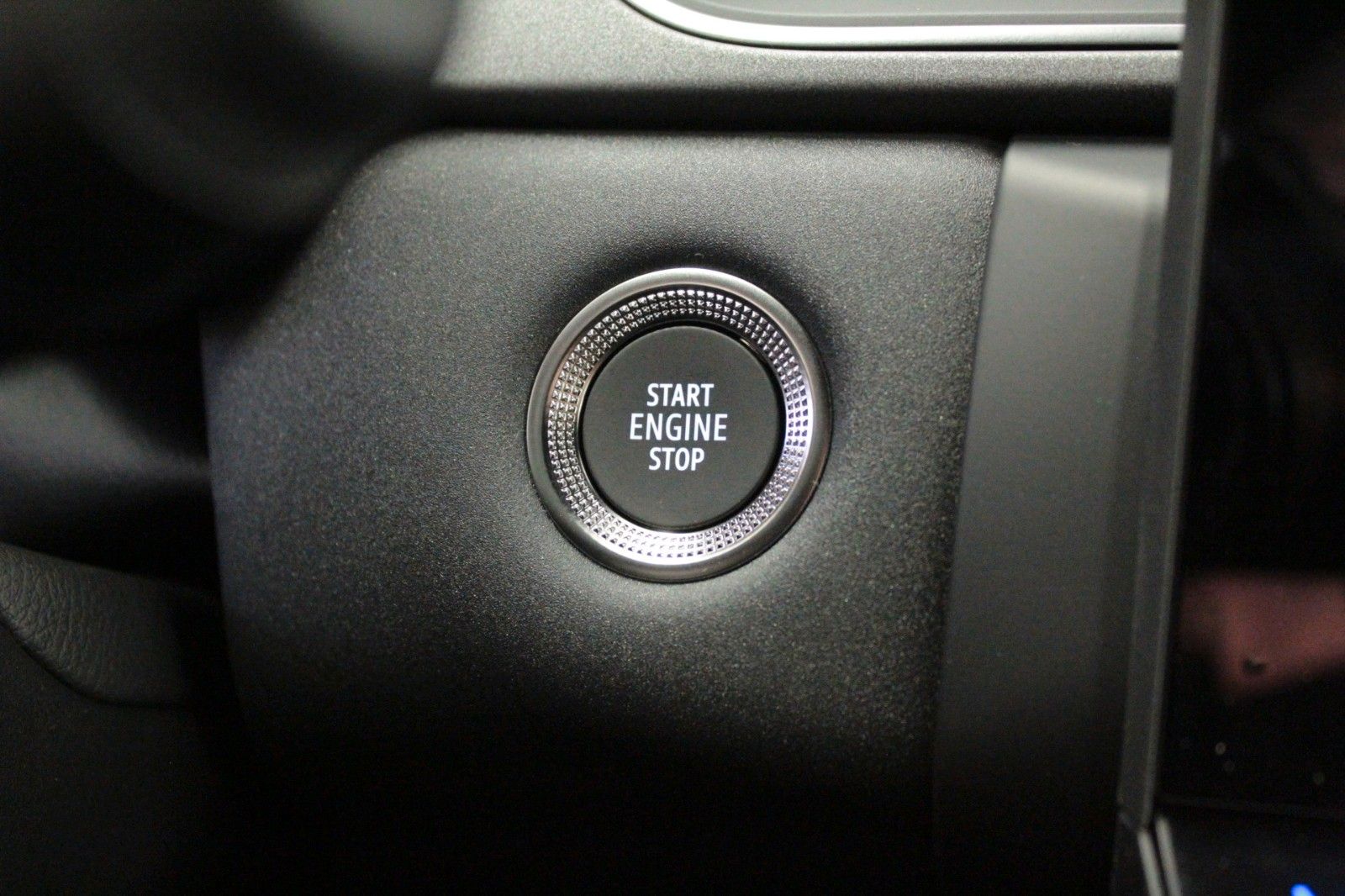 Fahrzeugabbildung Renault Captur Mild Hybrid 160 EDC Techno #15173
