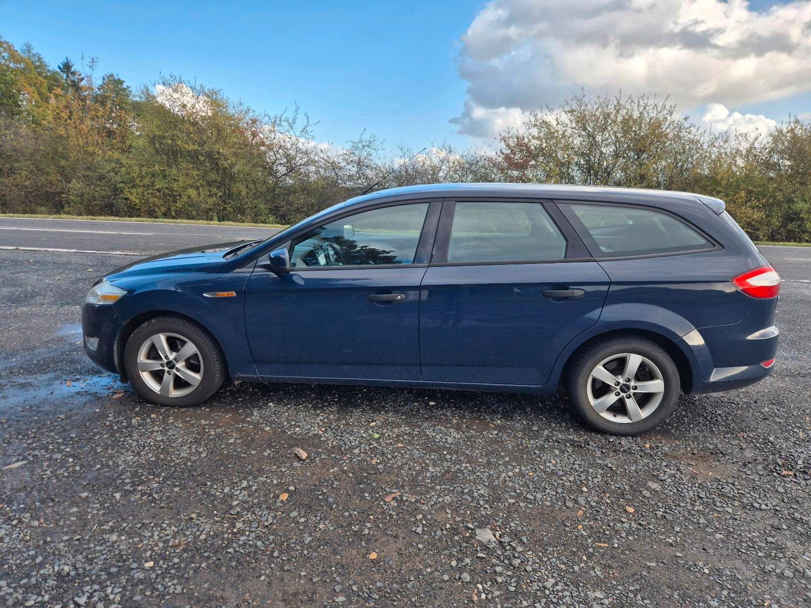 Ford Mondeo 2009 — rear view