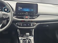 HYUNDAI i30 Advance Deluxe Navi LED ACC Klimaautom Musik