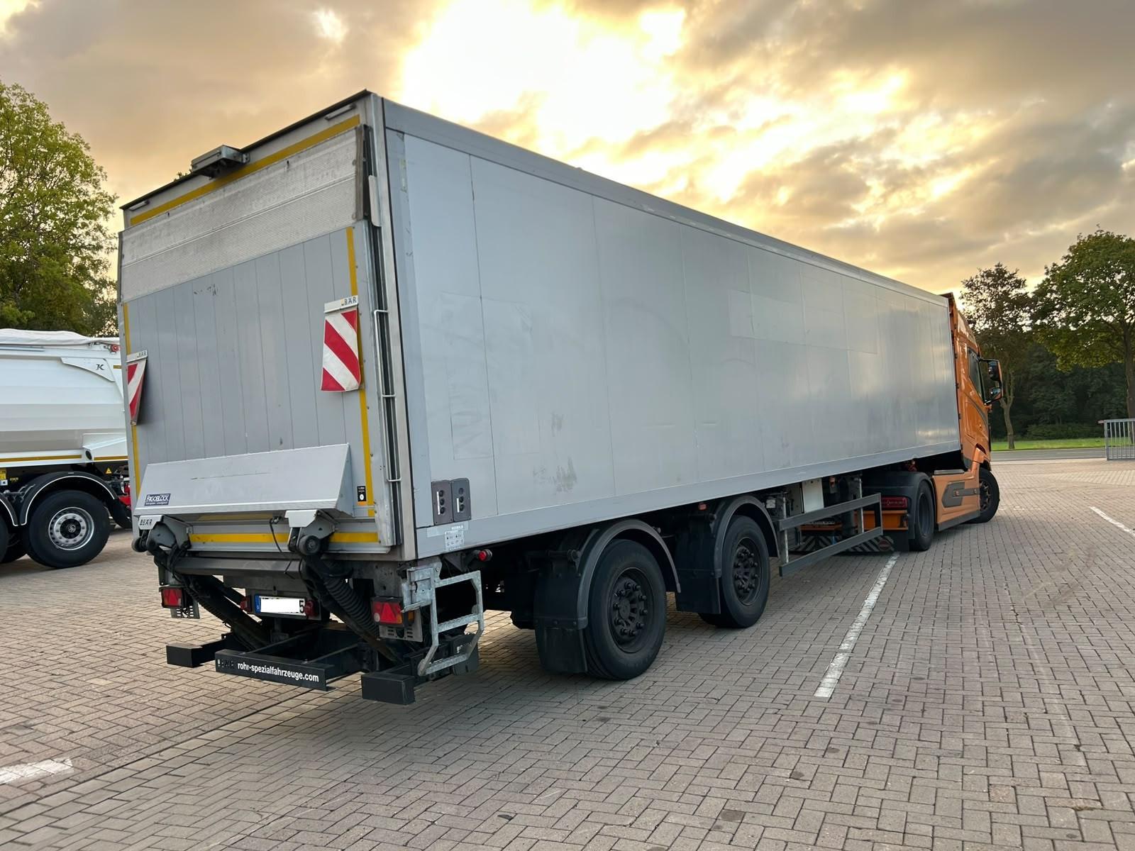 Andere Rohr Kühlkoffer mit Elektro Kühler und LBW