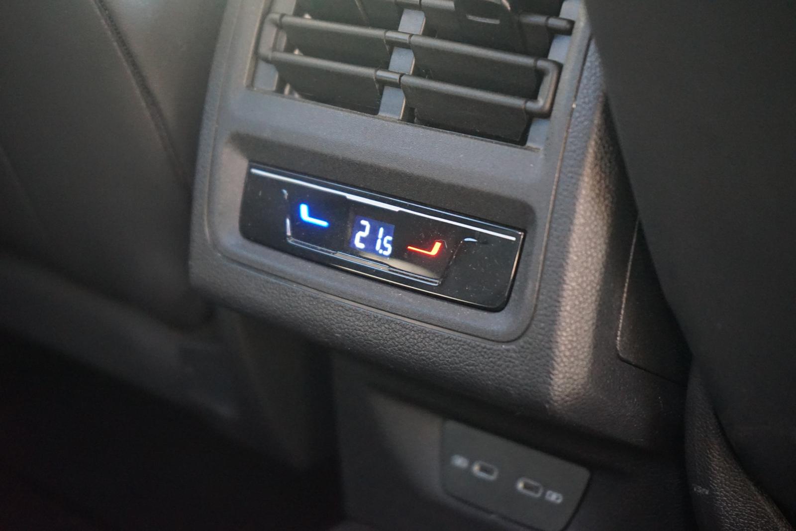 Volkswagen Golf VIII Variant R-Line eTSI LED Navi ACC PDC, миниатюра 25