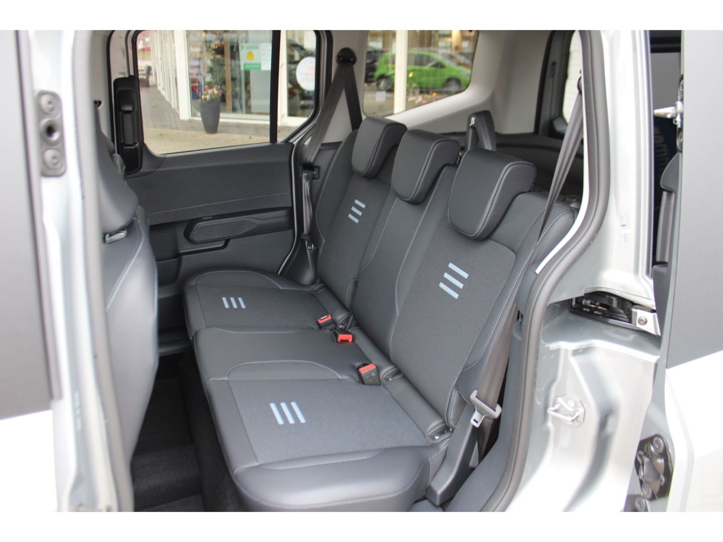 FORD Tourneo Courier 1.0 EcoBoost Active ACC TWA Navi - Image 8