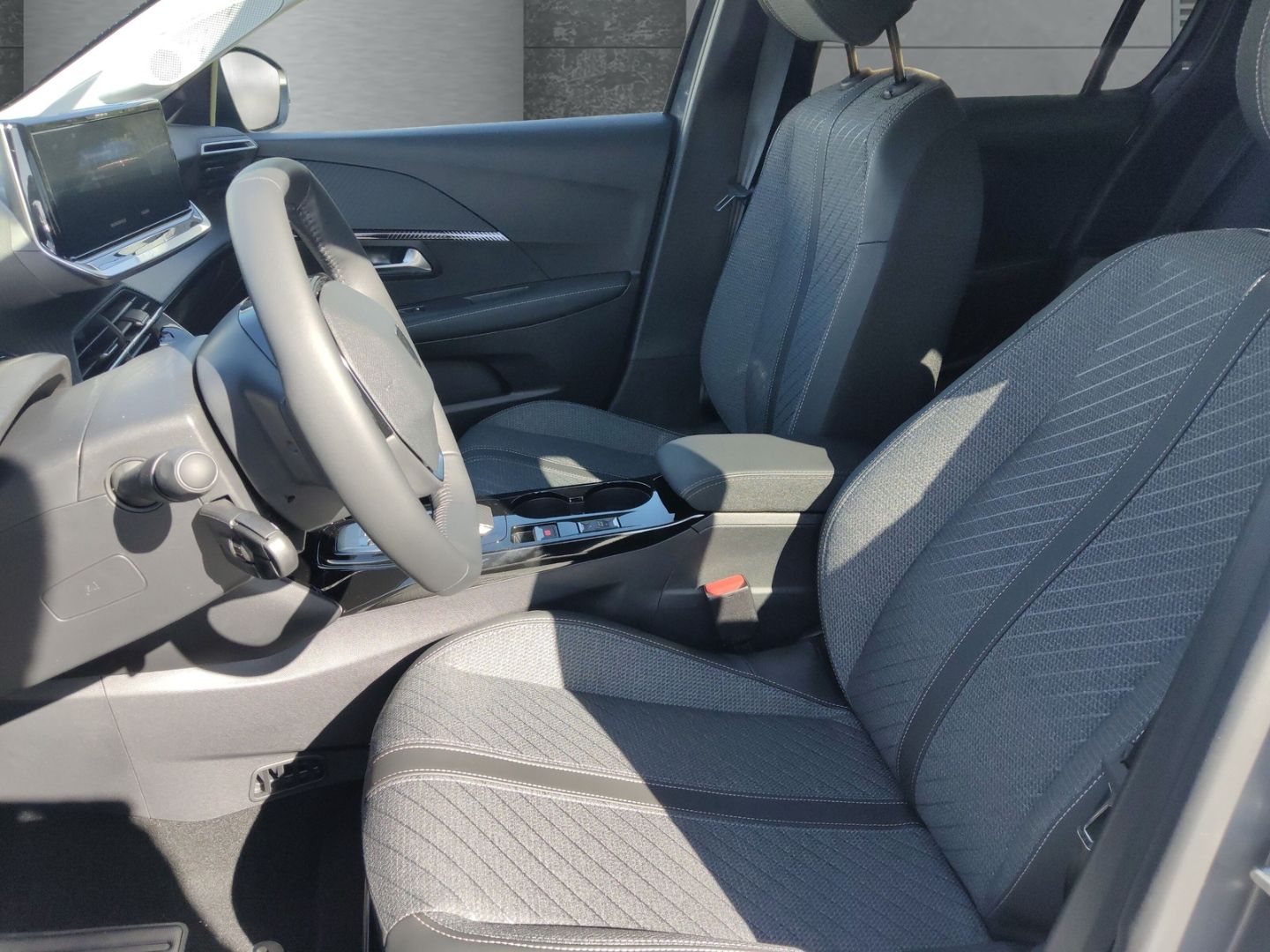 Peugeot e-208 - Bild 8