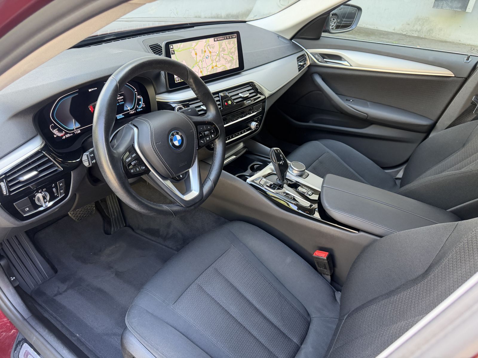BMW 530 e xDrive Individual LED Live-Cockpit Kamera foto 11