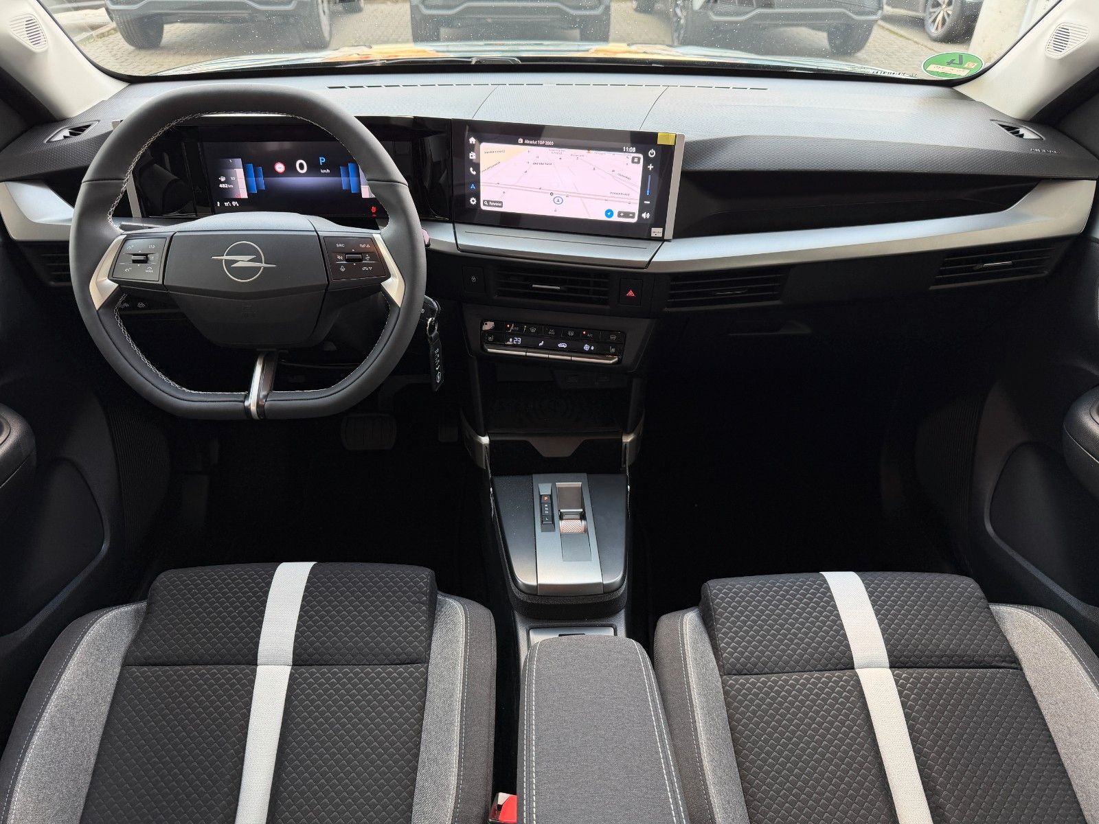 Fahrzeugabbildung Opel Frontera 1.2 Edition W Kamera,LED,Navi,PDC,LM