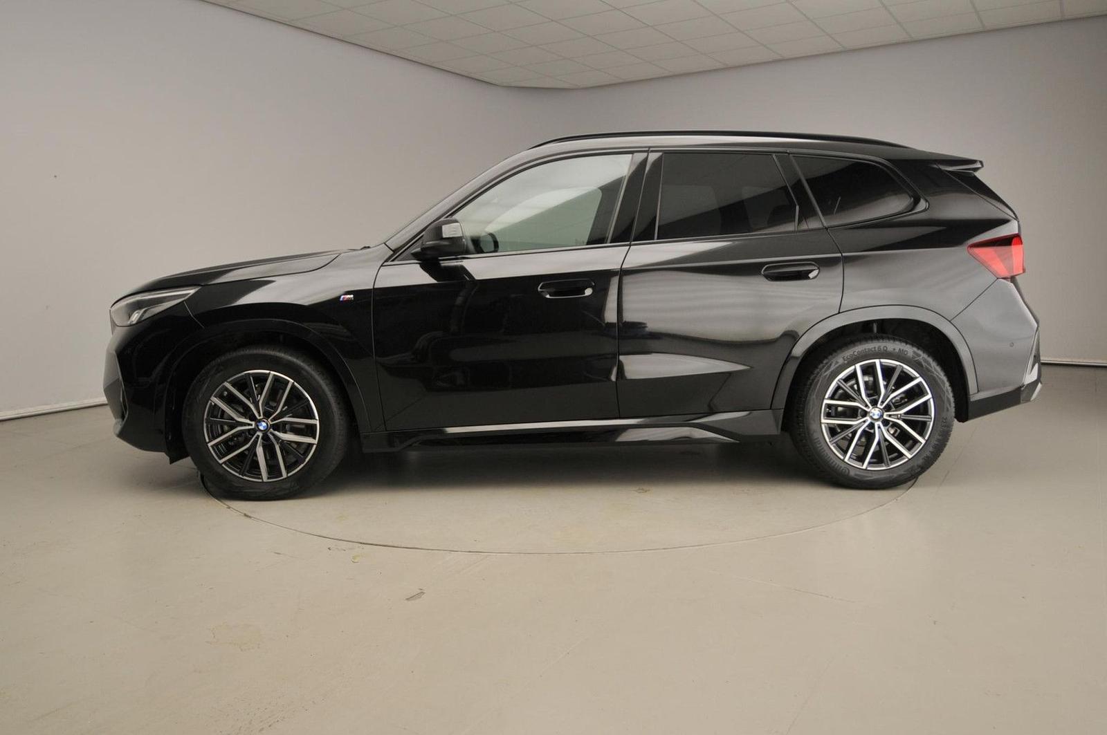 BMW X1 sDrive20i M-Sportpakket LED navi AHK, миниатюра 2