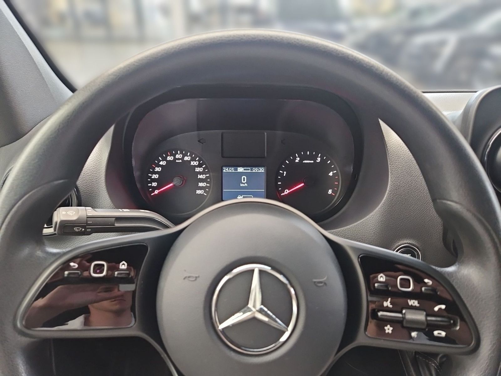 Fahrzeugabbildung Mercedes-Benz Sprinter 317 Kasten L2H2 3,5t AHK PTS RFK MBUX